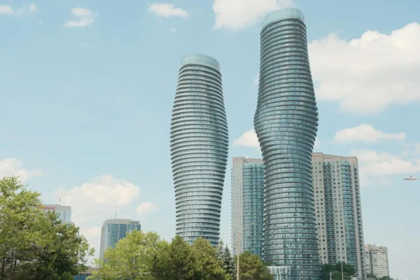 Immigrating to Mississauga: A Dynamic Satellite City Near Toronto