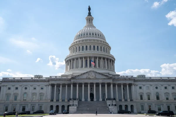 Dignity Act 2025 Proposes Raising Country Caps for Employment-Based Green Cards to 15%